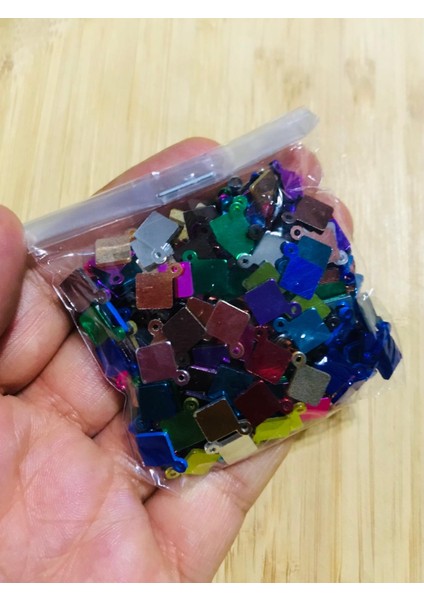 Çapraz Kare Renkli Pleksi Kalın Pul. 20GR fırsatları