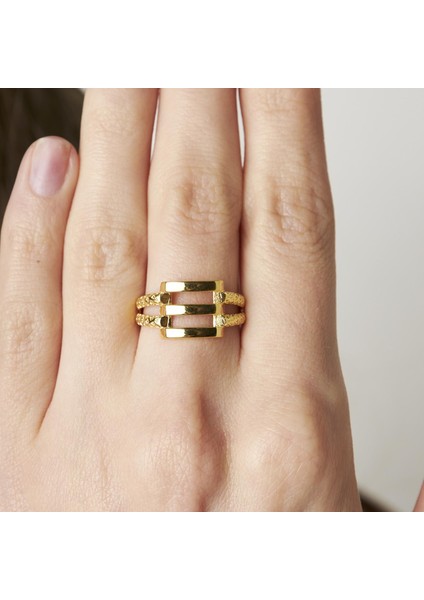 Desenli Yanlarla Üç Sıralı Yüzük modelleri