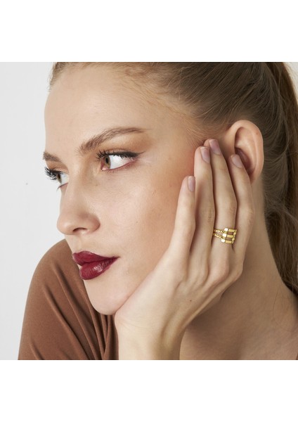 Desenli Yanlarla Üç Sıralı Yüzük indirimleri