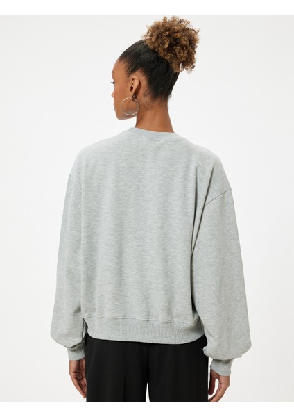 Bisiklet Yaka Sweatshirt Oversize Ayıcık Işlemeli Sloganlı Şardonlu fırsatları