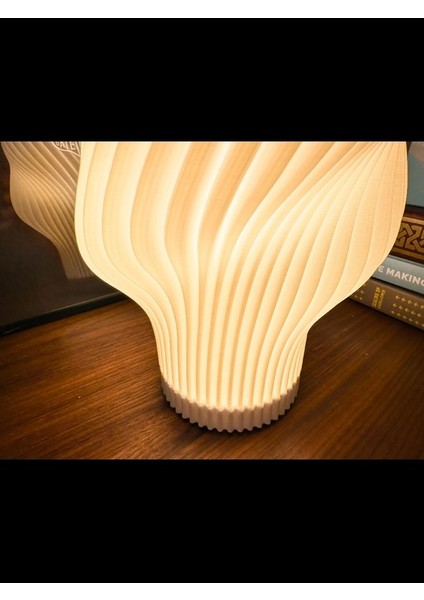 Dekoratif 3D Masa Lambası Flourish