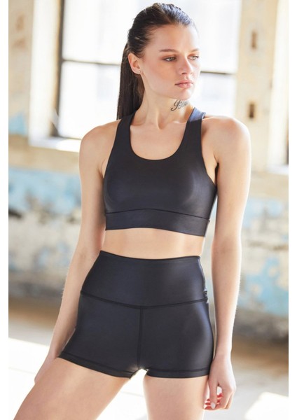 Dar Kesim Siyah Toparlayıcı Spor Şort Tayt