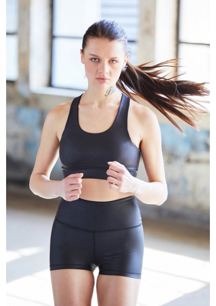 Dar Kesim Siyah Toparlayıcı Spor Şort Tayt modelleri