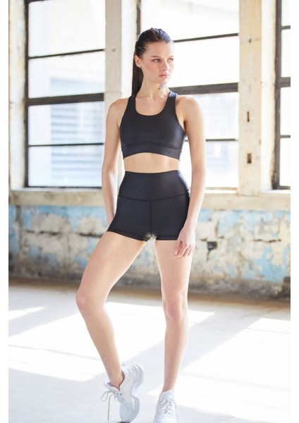 Dar Kesim Siyah Toparlayıcı Spor Şort Tayt indirimleri