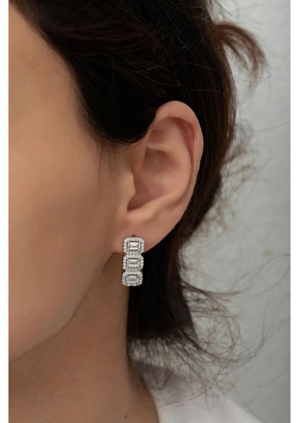 Kadın 925 Ayar Gümüş Baget Taşlı Küpe fiyatları