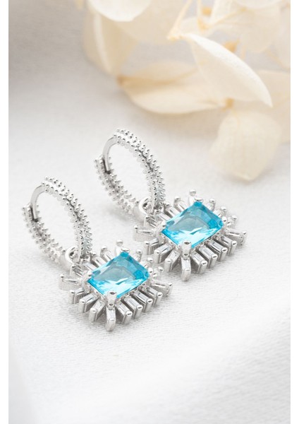 925 Ayar Gümüş Baget Taşlı Küpe fırsatları