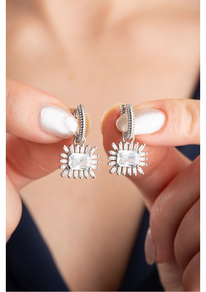 925 Ayar Gümüş Baget Taşlı Küpe