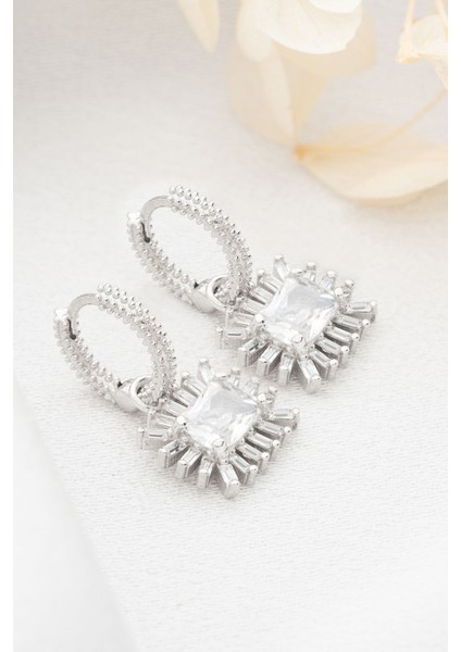 925 Ayar Gümüş Baget Taşlı Küpe fırsatları