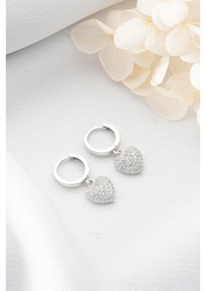 925 Ayar Gümüş Kalpli Halka Küpe fırsatları