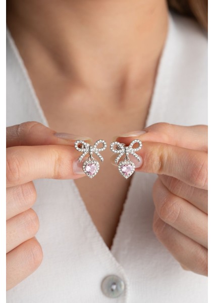 925 Ayar Gümüş Işıklı Kutuda Fiyonklu Kalp Küpe fiyatları