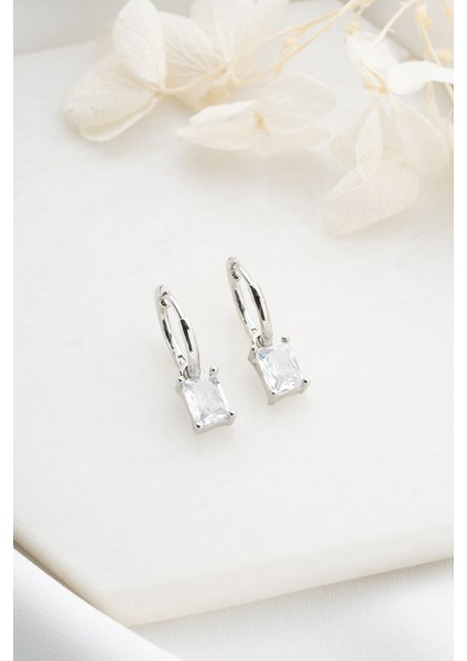 925 Ayar Gümüş Baget Taşlı Küpe fiyatları