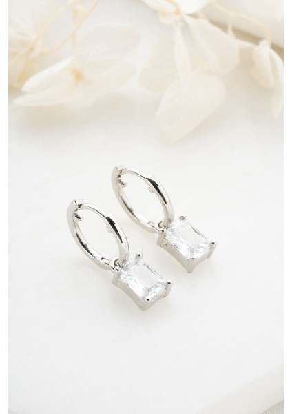 925 Ayar Gümüş Baget Taşlı Küpe fırsatları