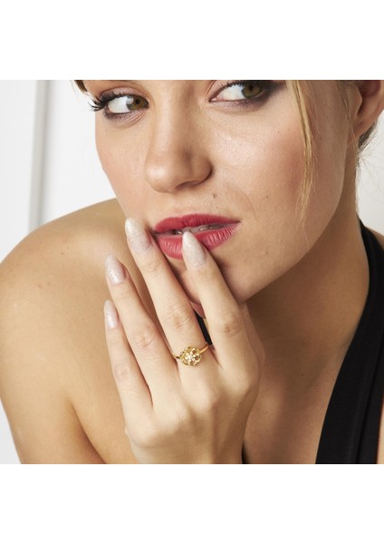 Taşlı Çiçek Model Yüzük indirimleri