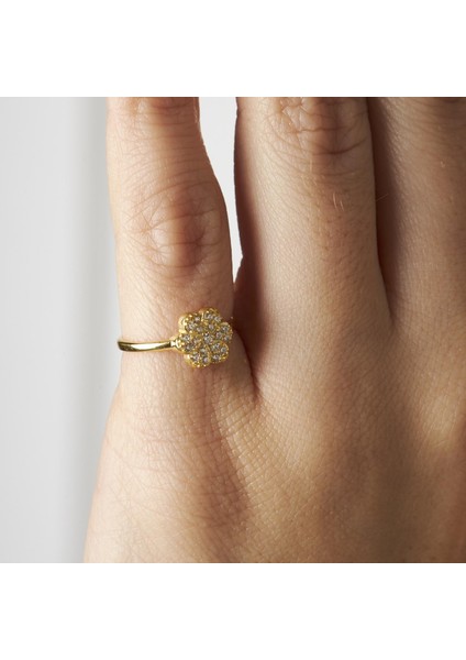 Çiçek Desenli ve Taşlı Yüzük modelleri