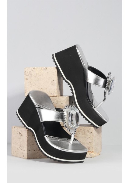 Kadın Gümüşe Siyah Özel Taşlı Eva Taban Terlik