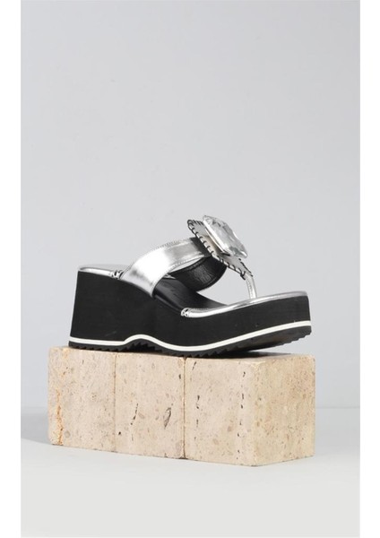 Kadın Gümüşe Siyah Özel Taşlı Eva Taban Terlik fiyatları