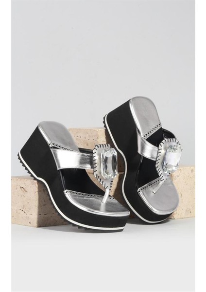 Kadın Gümüşe Siyah Özel Taşlı Eva Taban Terlik modelleri