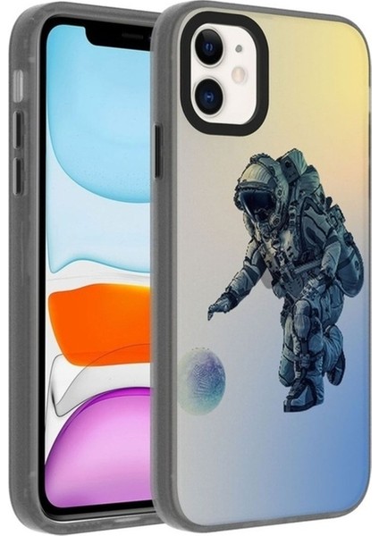 Apple iPhone 11 Uyumlu Kılıf Desenli Dragon Sert Kapak, Astronot