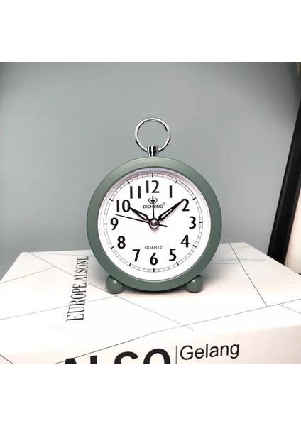 Siyah Japon ve Kore Metal Çalar Saat Sessiz Yatak Odası Başucu Saati Öğrenciler Kalkar Avrupa Tarzı Sevimli Basit Oda Dekoru (Yurt Dışından) fırsatları