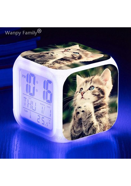 Mor Dua Eden Yavru Kedi 7 Renk Değiştiren LED Dijital Çalar Saat Öğrenci Yatak Odası Uyanma Zamanlayıcısı Masa Saati Çocuk Odası Ev Dekoru Kedi Bebek (Yurt Dışından) fiyatları