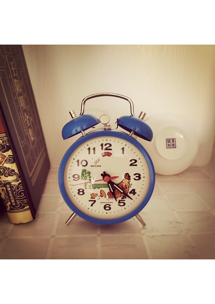 Mavi Mekanik Çalar Saat Vintage Tavuk Gagalama Pirinç Loud Çocuk Clockwork Masa Saati Aydınlık Metal Masa Dekorasyon Hediye (Yurt Dışından)