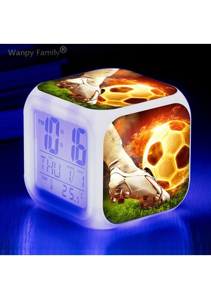 Açık Yeşil Futbol 7 Renk Parlayan LED Alarm Saati Erkek Kız Hediyeleri Öğrenci Odası Uyanma Zamanlayıcısı Futbol Poster Taşınabilir Masa Saati (Yurt Dışından) modelleri