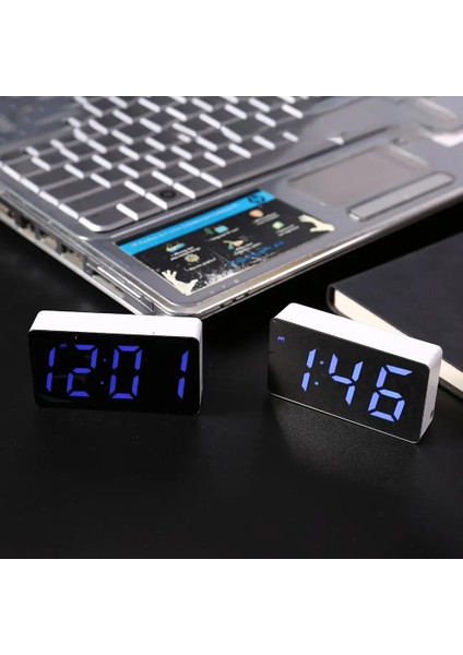 Yeşil Yatak Odası Masası Dijital Masa Saati Alarm Akıllı Saat LED Küçük Dekorasyon Mobilya Aletleri Ev Elektroniği ve Ayna Aksesuarı (Yurt Dışından) fırsatları