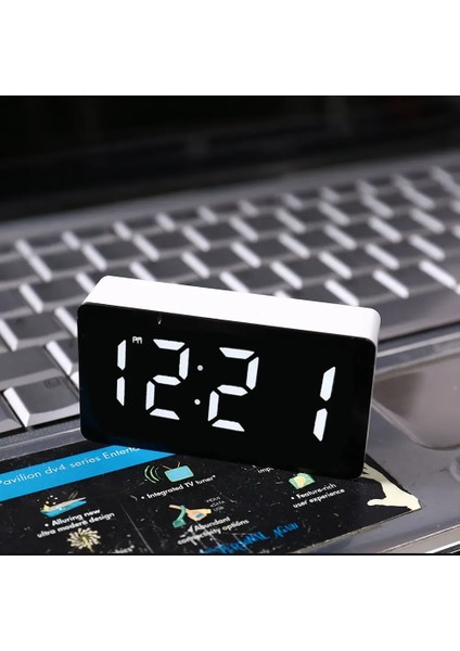 Yeşil Yatak Odası Masası Dijital Masa Saati Alarm Akıllı Saat LED Küçük Dekorasyon Mobilya Aletleri Ev Elektroniği ve Ayna Aksesuarı (Yurt Dışından) indirimleri