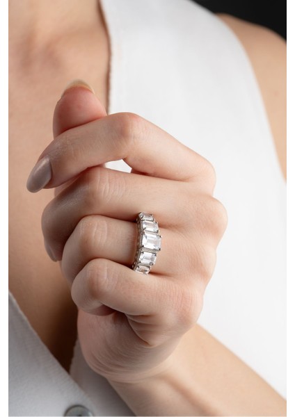 925 Ayar Gümüş Işıklı Kutuda Ayarlanabilir Baget Taşlı Yüzük fiyatları