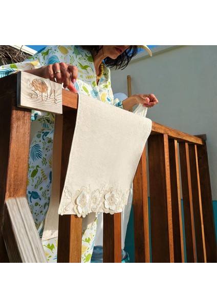 Sedef Çiçek Dantelli El Havlusu (30 x 50 Cm) fiyatları