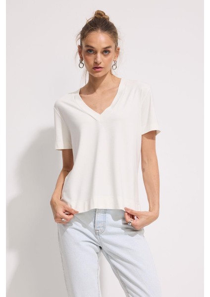 V Yaka Premium Dökümlü T-Shirt modelleri