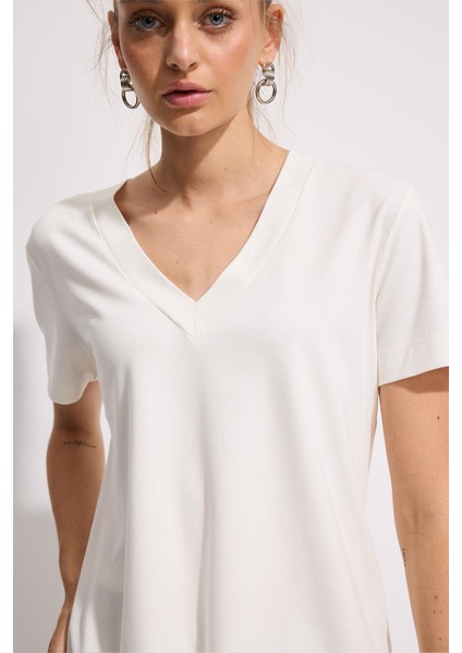 V Yaka Premium Dökümlü T-Shirt fırsatları