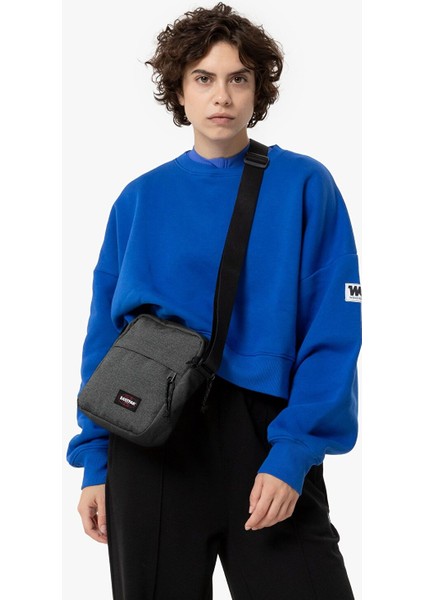 The Bıgger One Unisex Siyah Omuz Çantası EK0A5BIB77H1 modelleri