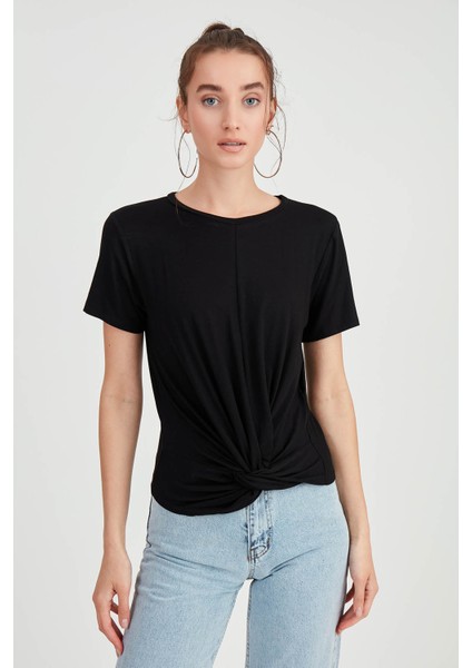 Yuvarlak Yaka Önü Büzgülü T-Shirt