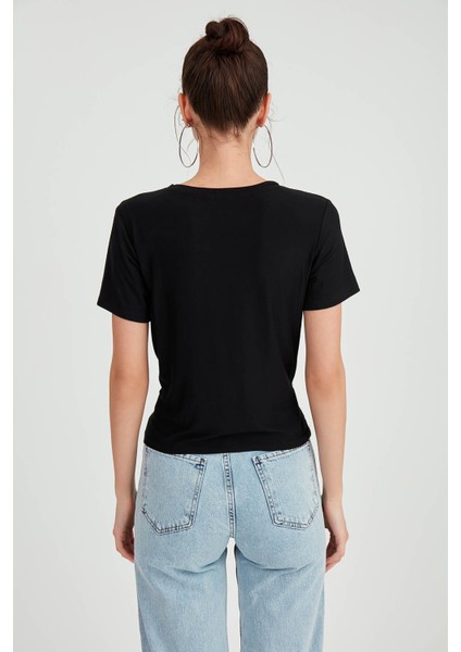 Yuvarlak Yaka Önü Büzgülü T-Shirt