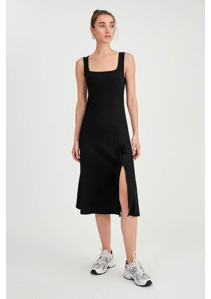 Kalın Askılı Önü Büzgülü Yırtmaçlı Örme Elbise