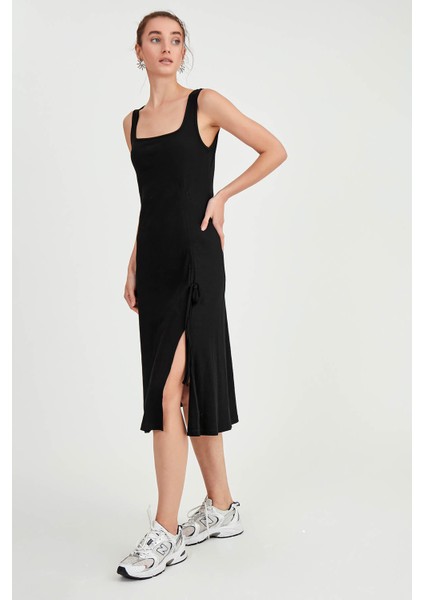 Kalın Askılı Önü Büzgülü Yırtmaçlı Örme Elbise modelleri