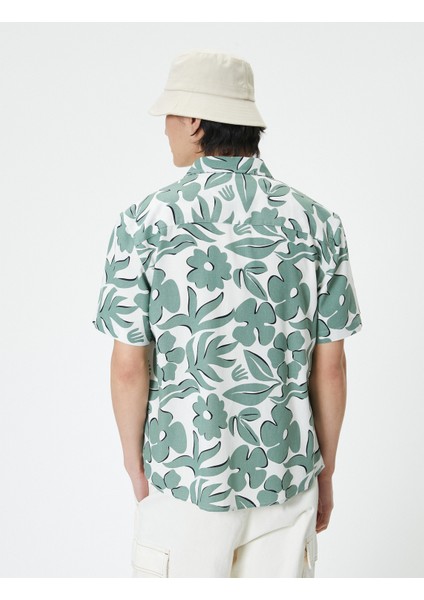 Desenli Gömlek Kısa Kollu Çiçekli Cep Detaylı Klasik Yaka Düğmeli fırsatları