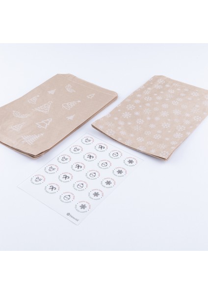 20 Adet Çam ve Kar Desenli Kese Kağıdı 18 x 30 cm ve Yılbaşı Stickerdan Oluşan Set