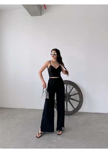 Kadın Askılı V Yaka Crop Bluz ve Yüksek Bel Yırtmaçlı Cepli Pantolon Alt-Üst Takım