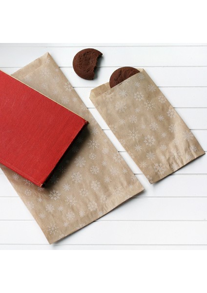 20 Adet Çam ve Kar Desenli Kese Kağıdı 11 x 20 cm ve Çiçekli Mutlu Yıllar Stickerdan Oluşan Set modelleri