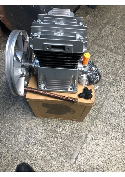 2-2,5 100 Lt Kompresör Kafası 2055 mm Kafa 2 Yıl 360 W 240 650-700 fiyatları