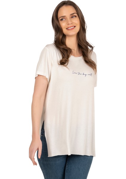 Özkan 27082 Kadın Yumuşak Esnek Kumaş Vorteks Viskon Likralı Önü Yazılı Bisiklet Yaka Kısa Kollu T-Shirt
