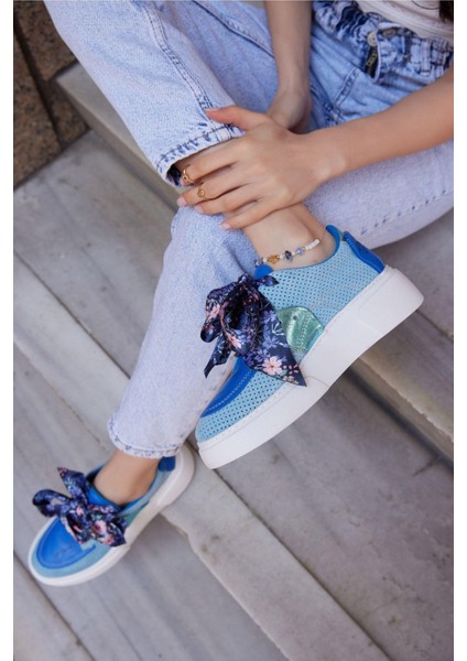 Kadın Mavi Hakiki Deri Kurdele Detaylı Sneaker