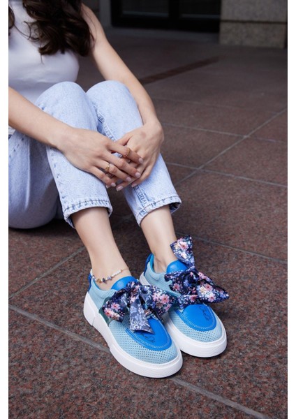 Kadın Mavi Hakiki Deri Kurdele Detaylı Sneaker