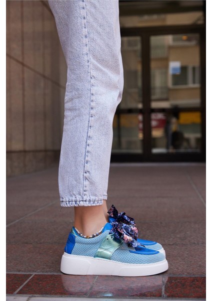 Kadın Mavi Hakiki Deri Kurdele Detaylı Sneaker