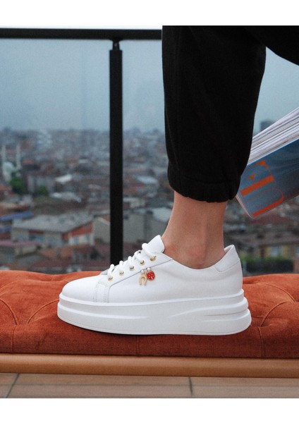 Kadın Hakiki Deri Aksesuar Detaylı Sneaker