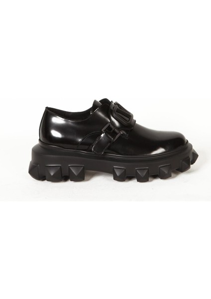 Kadın Siyah Rugan Toka Detaylı Ayakkabı modelleri