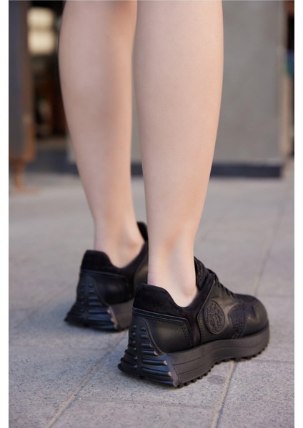 Kadın Deri Sneaker Siyah fırsatları