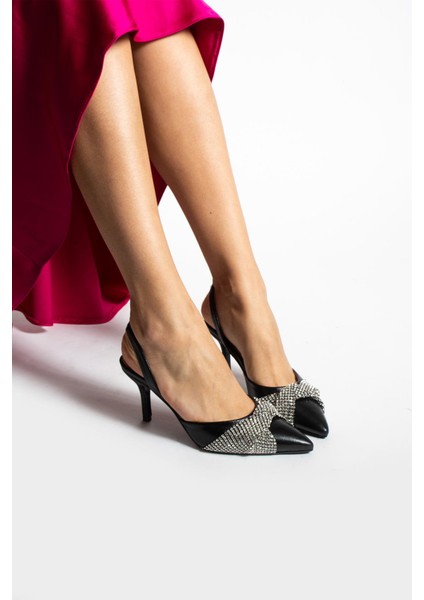 Kadın Hakiki Deri Aksesuar Detaylı Topuklu Ayakkabı Siyah